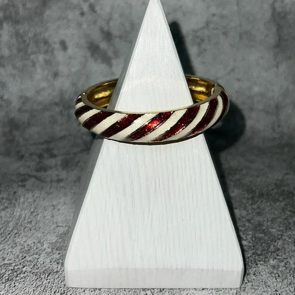 217. MERRY AND BRIGHT CANDY‎ CANE HINGE BRACELET MODERN, COMMENTARY, GOLD TONE - Picture 1 of 7